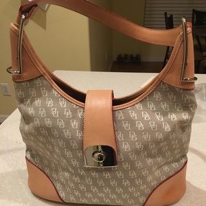 Dooney & Bourke bag bucket hobo